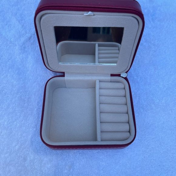 Troll bead jewelry box. New in plastic. 3.5 x 4.25 in. Burgundy - Picture 2 of 5